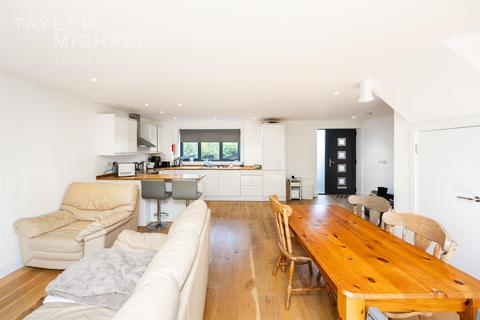 undefined, Woodbourne Avenue, Brighton