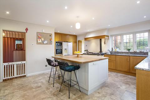 6 bedroom detached house for sale, Burchetts Green Road, Burchetts Green, Maidenhead, SL6