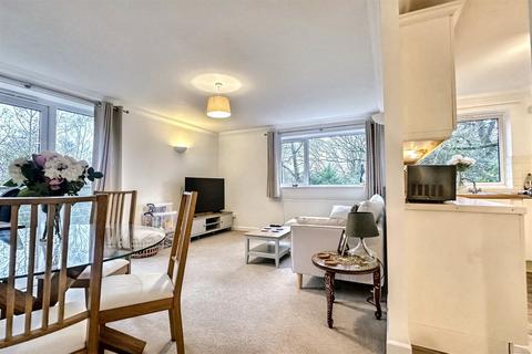 2 bedroom flat for sale, Chandlers Ford