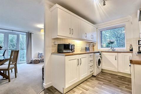 2 bedroom flat for sale, Chandlers Ford