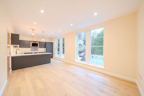 2 bedroom flat to rent, College Road, Bath BA1