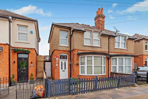 Marks Road, Romford RM7