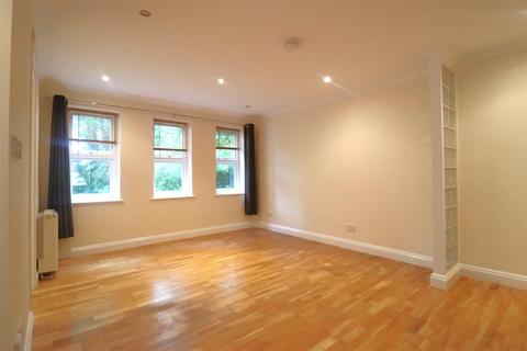 Studio to rent, 22 Bury Road, Newmarket CB8