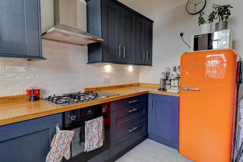 2 bedroom flat to rent, Grove Street, Leamington Spa