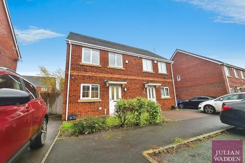 2 bedroom semi-detached house to rent, Sunnybrow Close, Oldham, OL8