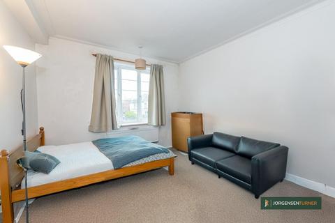 2 bedroom flat for sale, Hillcrest Court, London, NW2
