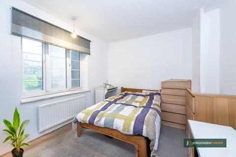 2 bedroom flat for sale, Hillcrest Court, London, NW2