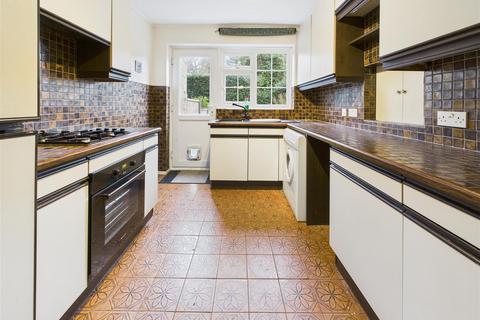 undefined, Victoria Close, Weybridge