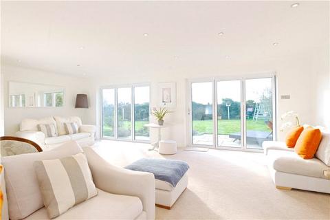 4 bedroom detached house for sale, Weavers End, Hanslope, Milton Keynes, Buckinghamshire, MK19