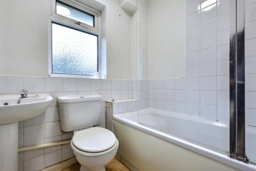 Bathroom 2.jpeg