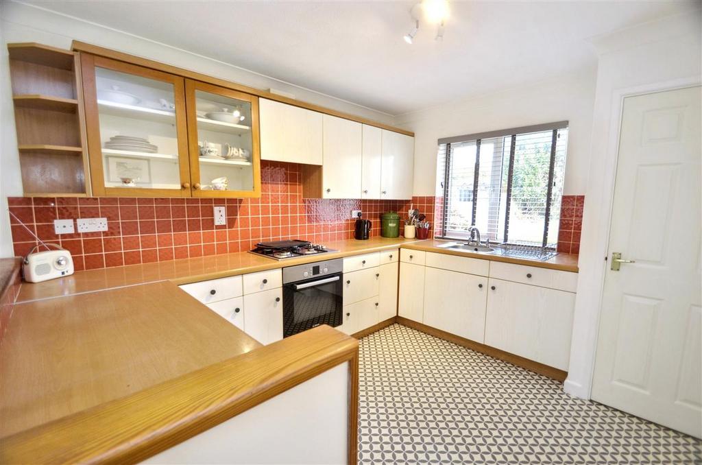 Fitted kitchen