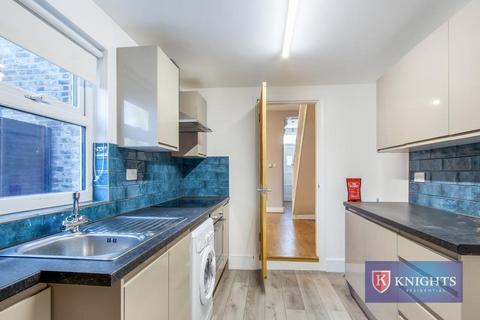 3 bedroom house to rent, Siddons Road, Tottenham, London, N17