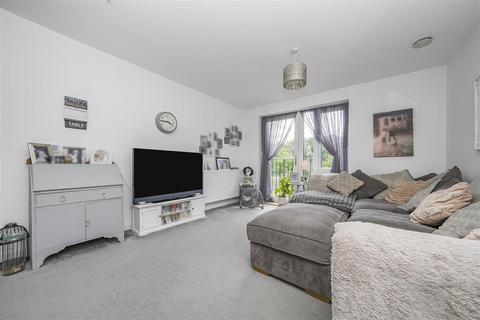 2 bedroom flat for sale, Flat 8 Waddington House, Barnes Wallis Way, Bricket Wood