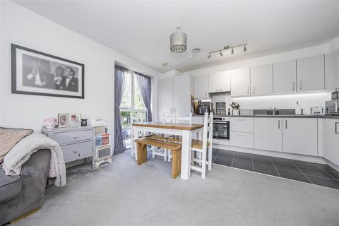 2 bedroom flat for sale, Flat 8 Waddington House, Barnes Wallis Way, Bricket Wood