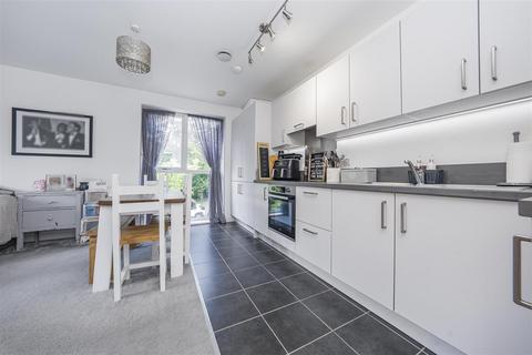 2 bedroom flat for sale, Flat 8 Waddington House, Barnes Wallis Way, Bricket Wood