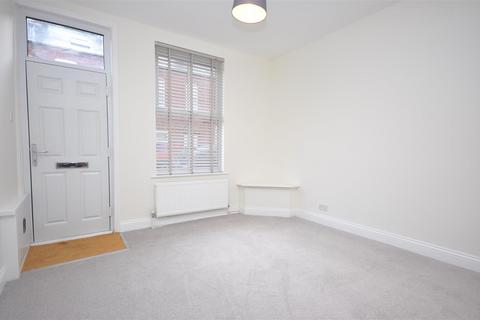 3 bedroom terraced house to rent, Queen Victoria Street, York