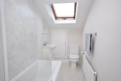 3 bedroom terraced house to rent, Queen Victoria Street, York