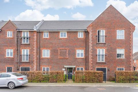 2 bedroom flat to rent, Somerley Drive, Crawley RH10