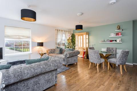 2 bedroom flat to rent, Somerley Drive, Crawley RH10
