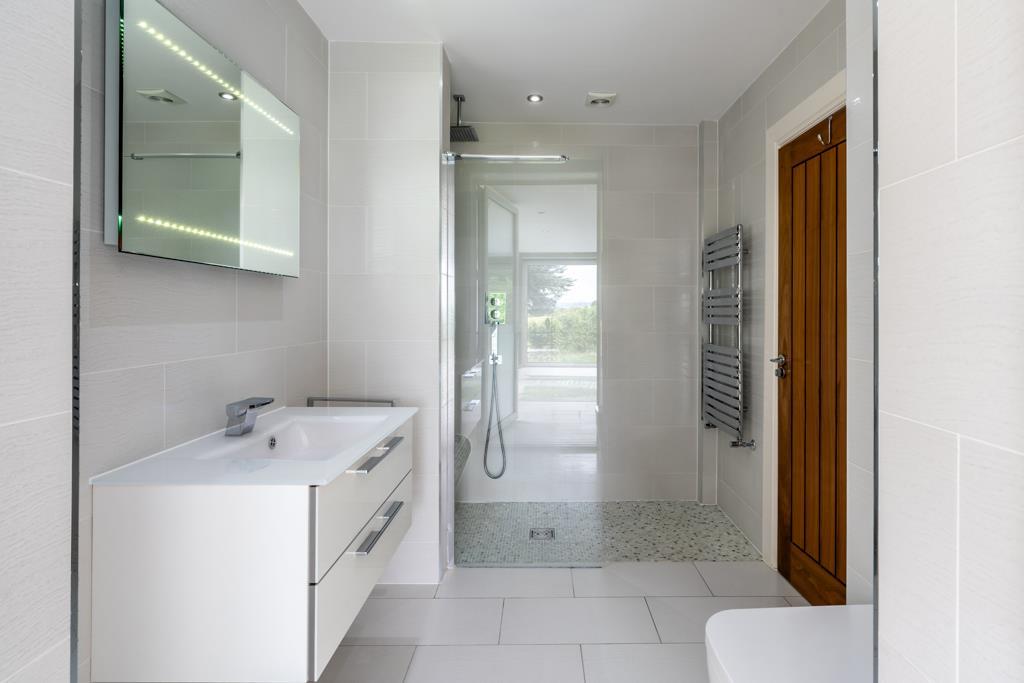 Master En-Suite
