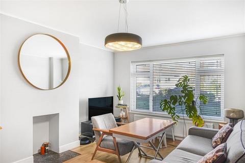 2 bedroom maisonette for sale, Heathfield, London E4