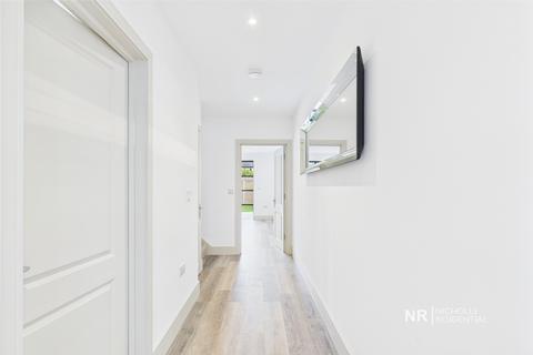 4 bedroom semi-detached house to rent, Ewell Village KT17