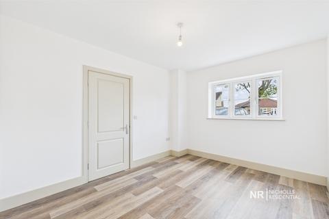 4 bedroom semi-detached house to rent, Ewell Village KT17