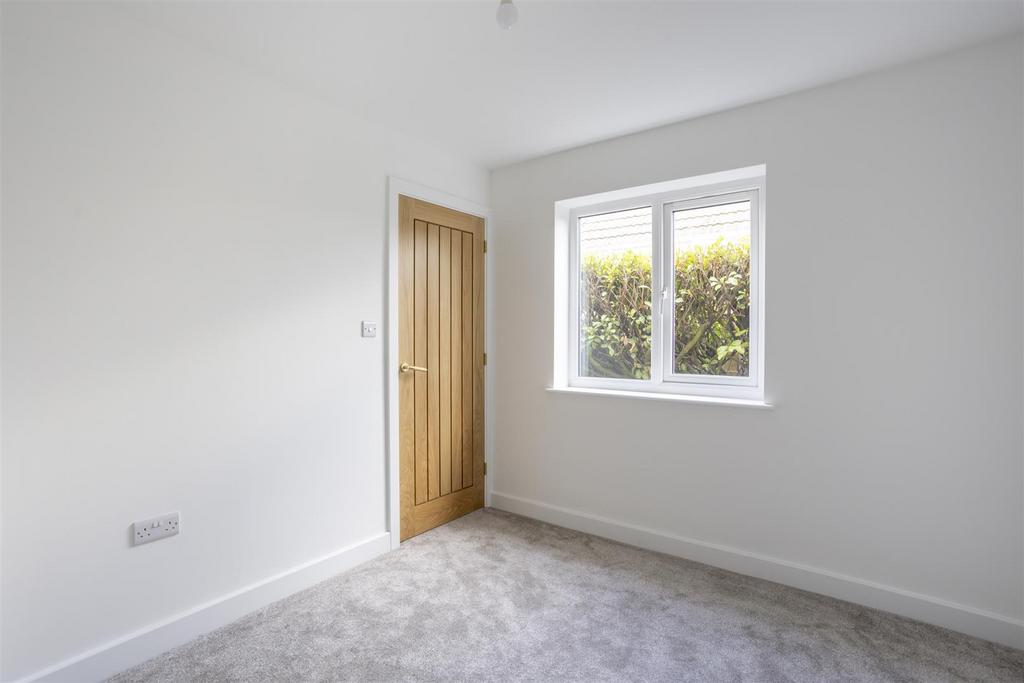15 Low Garth Road  11.jpg
