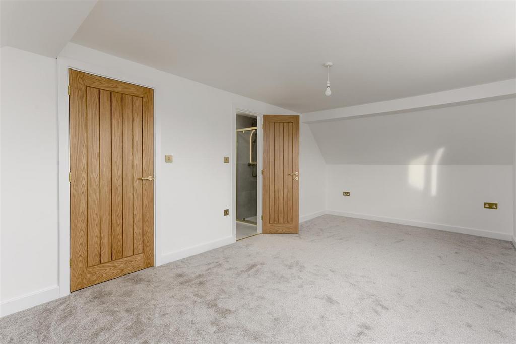 15 Low Garth Road  3.jpg