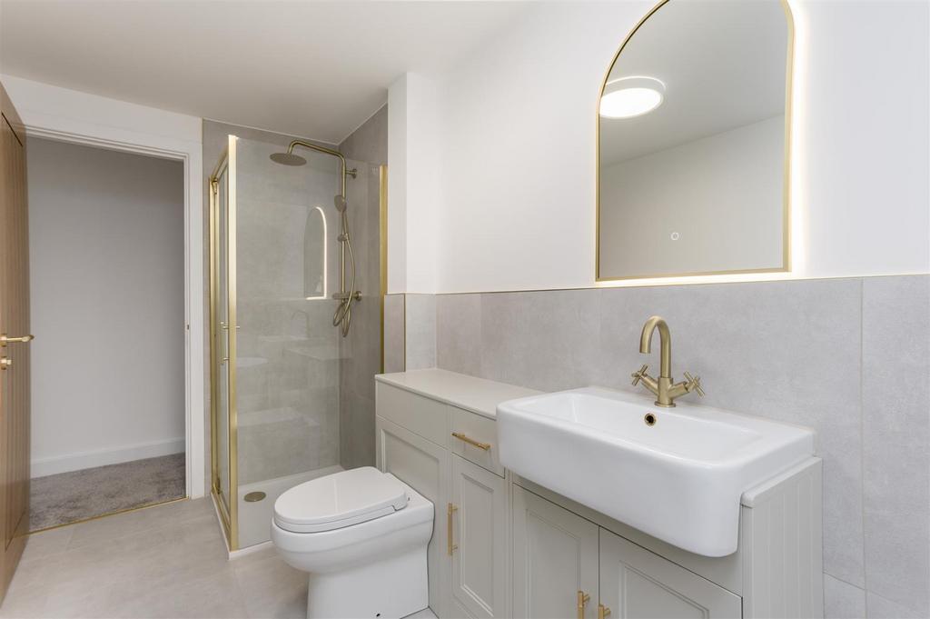 15 Low Garth Road  8.jpg