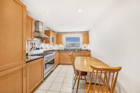 2 bedroom apartment for sale, Forest View, London E4
