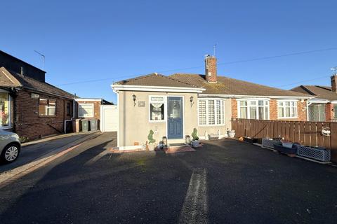 2 bedroom bungalow for sale, Birchwood Avenue, Newcastle upon Tyne NE13