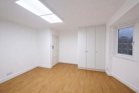 undefined, Portland Avenue, New Malden, KT3