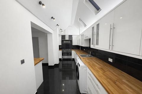 undefined, Portland Avenue, New Malden, KT3