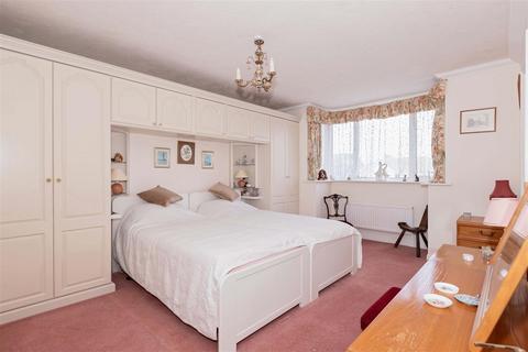 2 bedroom flat for sale, West Parade, Worthing