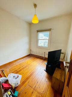 3 bedroom flat to rent, Stoke Newington Church Street, N16 0LU