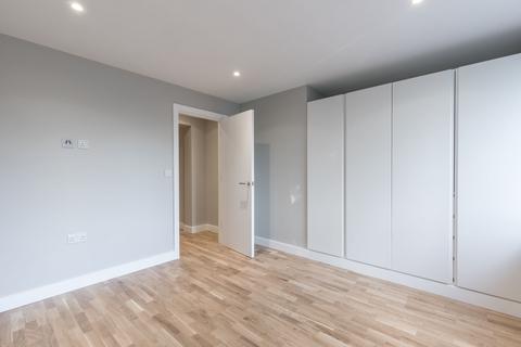 1 bedroom flat to rent, Flat 12 High London