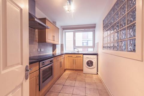 1 bedroom flat to rent, Flat 12 High London