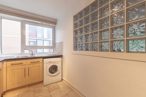 1 bedroom flat to rent, Flat 12 High London