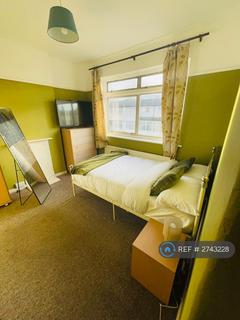 1 bedroom in a house share to rent, Woodmasterne Road, London, SW16