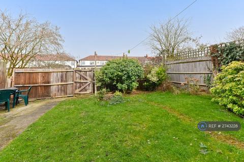 1 bedroom in a house share to rent, Woodmasterne Road, London, SW16