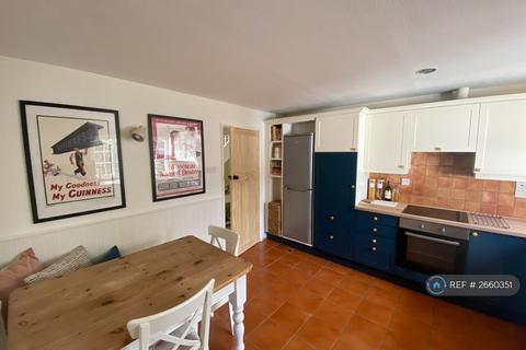3 bedroom semi-detached house to rent, High Street, Bedford, MK45