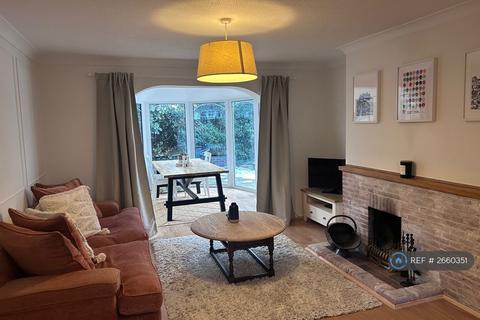 3 bedroom semi-detached house to rent, High Street, Bedford, MK45