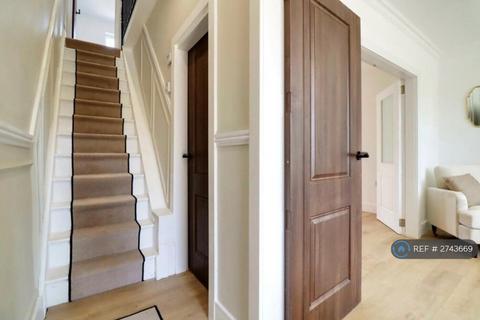 3 bedroom semi-detached house to rent, Lea Road, Gainsborough, DN21