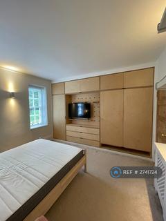 2 bedroom flat to rent, Metcalfe House, London, SW8
