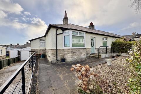 2 bedroom semi-detached bungalow for sale, Dalton Green Lane, Dalton, Huddersfield, HD5 9YE