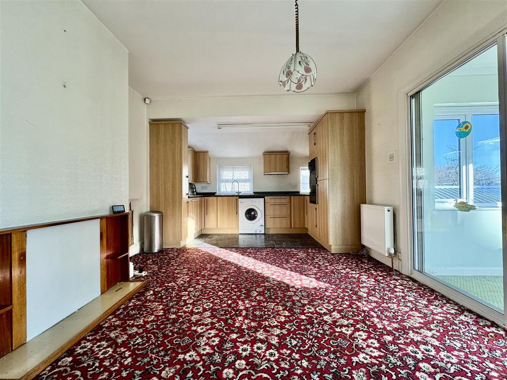Dining kitchen