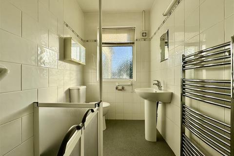2 bedroom semi-detached bungalow for sale, Dalton Green Lane, Dalton, Huddersfield, HD5 9YE