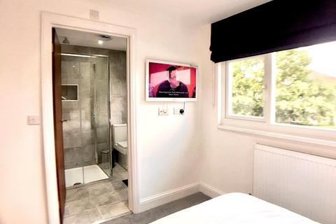 1 bedroom house of multiple occupation to rent, Pyrford Road, Woking, Surrey, GU22