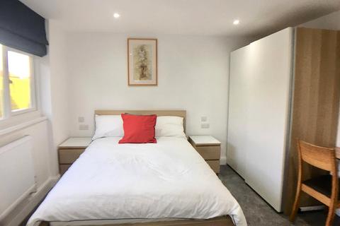 1 bedroom house of multiple occupation to rent, Pyrford Road, Woking, Surrey, GU22